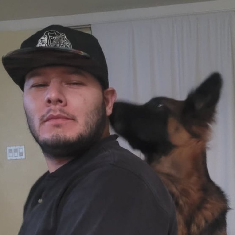 Meet your Posher, Genaro